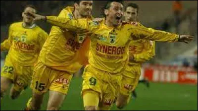 Contre quelle équipe Viorel Moldovan marque-t-il son seul triplé en championnat avec le FC Nantes ?