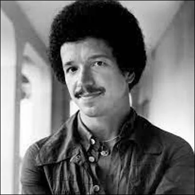 Quelle est la sp&eacute;cialit&eacute; du jazzman Keith Jarrett ?