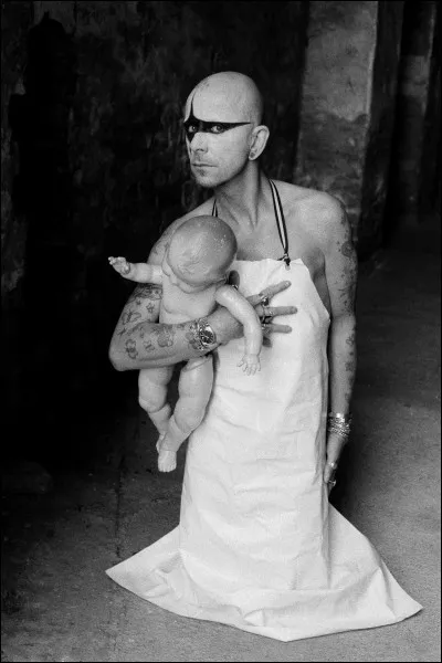 Ce Titan n'hésita pas à couper les burnes de son père Ouranos pour le pouvoir, puis par peur de le perdre bectera sa progéniture. Qui est-il ?