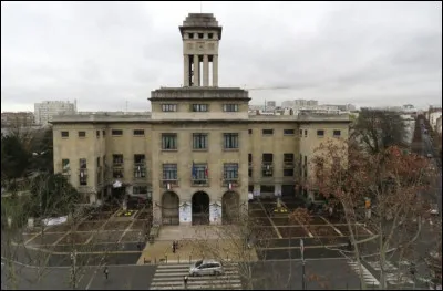 Quelle est l'intruse parmi ces villes ?