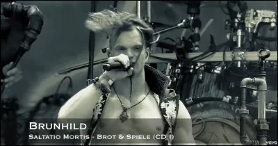 Complétez : 
"Nun umschließt sie ein..."