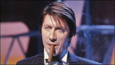 Dans quel lieu Jacques Dutronc aime-t-il les filles ?