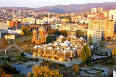 Quel pays a pour capitale "Pristina" ?