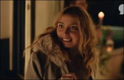 Comment s'appelle cette jeune fille, s&oelig;ur de Lola ?