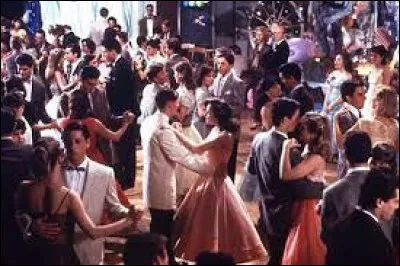 Comment s'appelle le bal du lycée ?