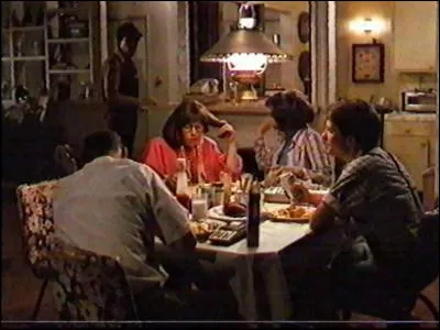 Selon la mère de Marty, pourquoi mangeront-ils le gâteau sans oncle Joey ?