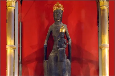Dans quel grand sanctuaire de France cette Vierge noire est-elle conservée ?