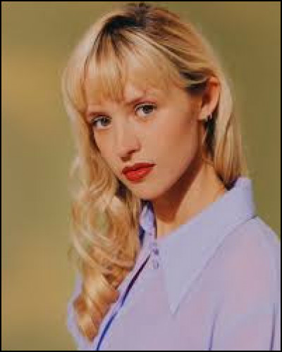 Complétez ses paroles de "La loi de Murphy" : 
"Puis là, c'est trop parti en couille, y'a d'abord eu...