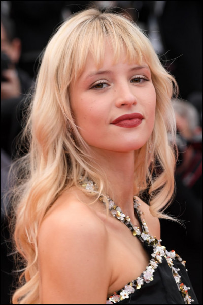 Comment se prénomme son frère ?