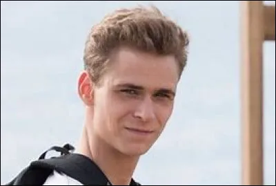 La mère biologique de Bart est...