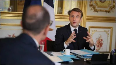 Combien de signatures de grands électeurs en France un candidat à la présidentielle doit-il réunir pour se présenter ?