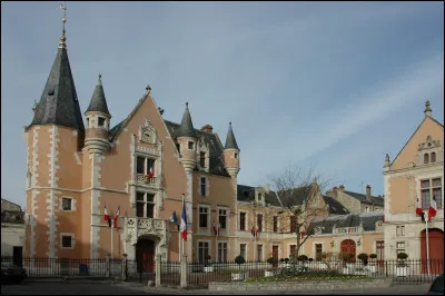 Quelle est l'intruse parmi ces villes ?