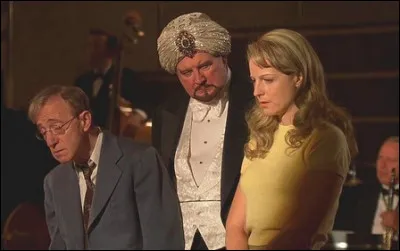 Quel est ce film de Woody Allen sorti en 2001 où les protagonistes se retrouvent embarqués dans une aventure rocambolesque à l'issue d'une soirée de magie ?