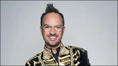 Qui est cet humoriste né en Maine-et-Loire ?