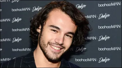 Qui est ce chanteur ayant participé quatre fois à l'émission "Danse avec les stars" ?