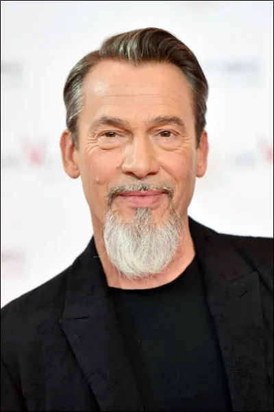 Qui est ce chanteur né à Chalon-sur-Saône ?