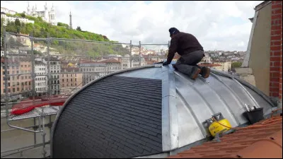 Maître d'hôtel, c'est le...