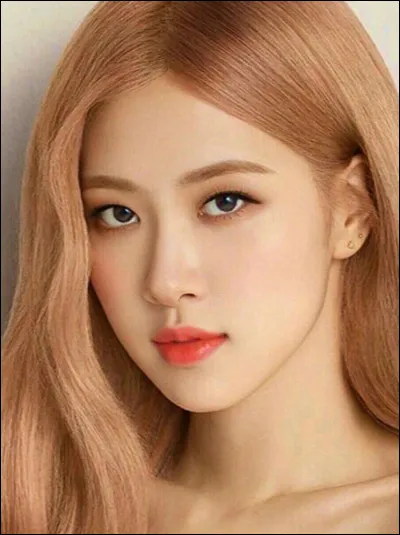 Combien de vues la chanson "On The Ground" a-t-elle ?