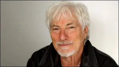 Complétez les paroles de cette chanson d'Hugues Aufray nommée "Santiano" : "Un jour, je reviendrai chargé de cadeaux / Hissez haut Santiano / Au pays, j'irai voir ... / À son doigt, je passerai l'anneau".