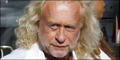 Complétez les paroles de cette chanson de Michel Polnareff nommée "Le Bal des Laze" : "Moi le ... que l'on toise / Moi je crevais de haine / Caché dans le jardin / Moi je serrais les poings".