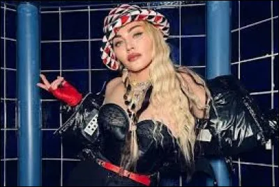 Quelle chanteuse a chanté "La isla bonita" ?