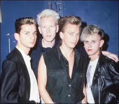 Quel groupe new wave a sorti le tube "Strangelove" ?