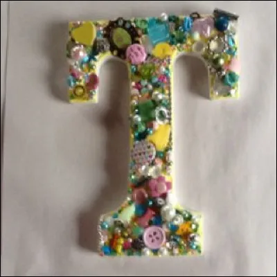 Tatoué : qui partageait l'affiche avec Gabin dans le film de Denys de la Patellière "Le Tatoué" ?