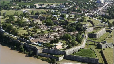 Quelle est l'intruse parmi ces villes ?