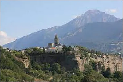 Quelle est l'intruse parmi ces villes ?