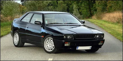 Quand il est question de moteurs nobles, le quatre cylindres ou les moteurs de 2.0 L de cylindrée ou moins, font grincer quelques dents. L'incompréhension peut régner si le constructeur est aussi connu pour ses moteurs nobles. Quel nom porte cette auto ?