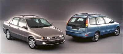 Que font ces autos ici ? Nous ne sommes pas au musée de l'horreur. Je ne suis pas tendre avec ces autos au style atypique mais il faut reconnaître que leurs proportions ne sont pas à leurs avantages. Comment s'appelle la berline ?