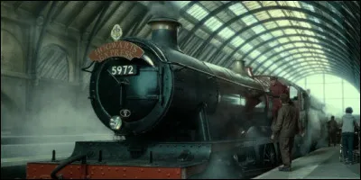 À quelle heure a lieu le départ du Poudlard Express ?