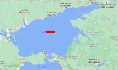 Complètement à l'opposé du territoire russe (au sud-ouest), quelle est cette mer presque fermée dépendante de la Mer Noire ?