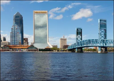 Dans quel Etat am&eacute;ricain se trouve Jacksonville, 1 million d'habitants ?