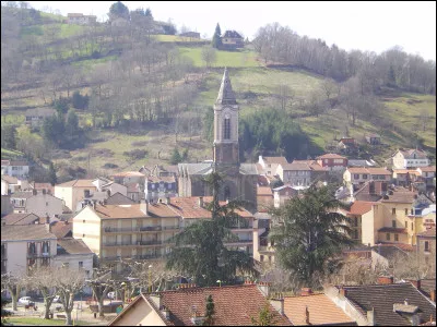 Dans quel d&eacute;partement se trouve Decazeville, ancienne ville mini&egrave;re, cr&eacute;&eacute;e en 1833 et nomm&eacute;e en l'honneur du duc Decazes ?