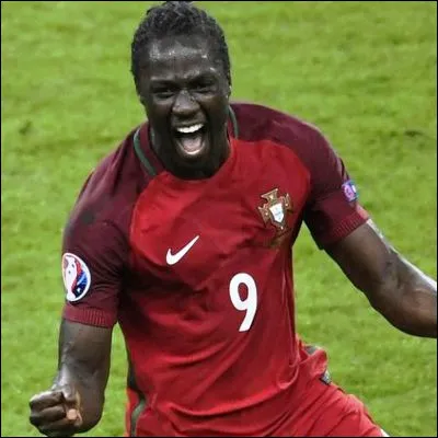 Quelle finale de grand tournoi de football a eu pour unique buteur le rempla&ccedil;ant &Eacute;der ?