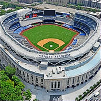 Quel arrondissement de New York, qui doit son nom &agrave; un &eacute;migrant su&eacute;dois, abrite le Yankee Stadium ?
