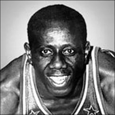 Quelle &eacute;quipe de basketball, qui a eu droit &agrave; une s&eacute;rie d�animation, a eu parmi ses premi&egrave;res stars Reece "Goose" Tatum ?