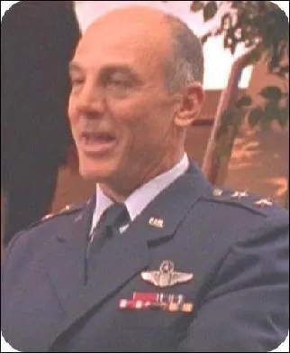 Comment s'appelle le pre de de Samantha Carter ?