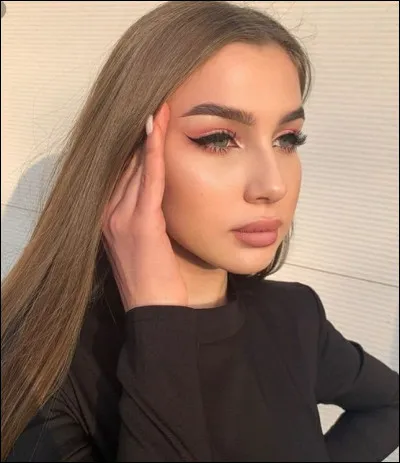 Comment la nouvelle meilleure amie de Diana s'appelle-t-elle ?