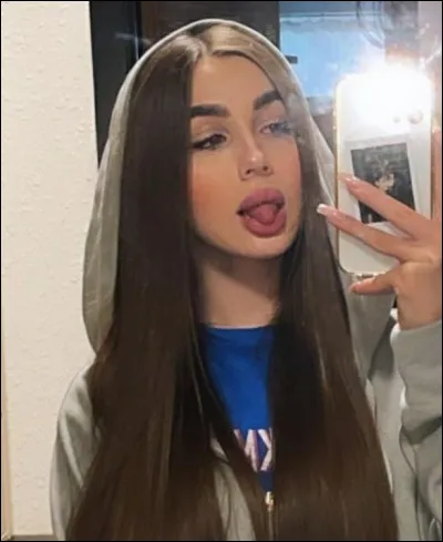 Comment la deuxième équipe de pom-pom girls de l'école s'appelle-t-elle ?