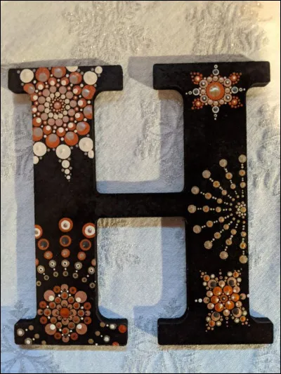 Hondelatte : quelle émission traitant des grandes affaires criminelles a été présentée par Christophe Hondelatte ?