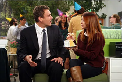 Depuis qu'elle est enceinte, qu'est-ce que Lily exige de Marshall ?