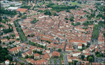Quelle est l'intruse parmi ces villes ?