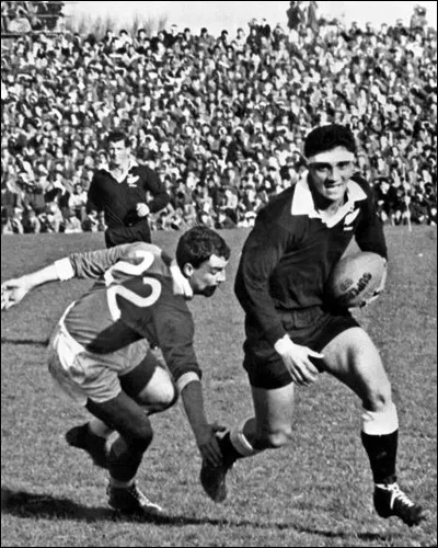 Joueur de rugby à XV au Stade montois, il a été l'un des acteurs de plusieurs victoires françaises au Tournoi des Cinq Nations (1954, 1955, 1959 et 1962). Il a 87 ans. C'est ...
