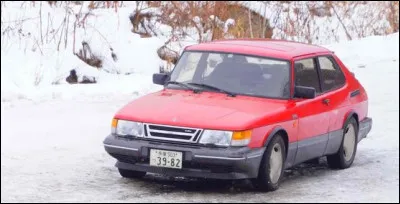 Quel est le pays d'origine de cette scandinave réputée pour sa fiabilité ?