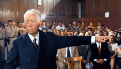 "Deux hommes dans la ville" est le titre d'un film joué par Jean-Paul Belmondo.