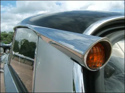 Quelle originalité présentent les clignotants arrière de la DS Citroën ?