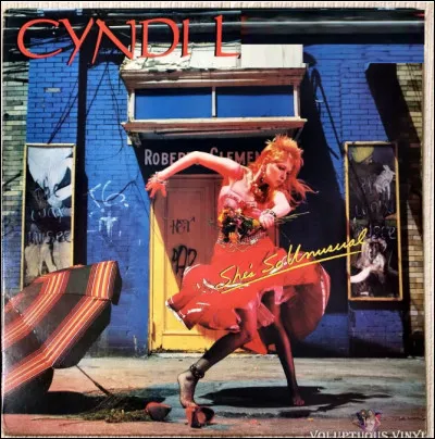 Qui est cette Cyndi, chanteuse américaine qui obtient en 1983 sa consécration mondiale avec son album "She's So Unusual" suivi de nombreux tubes lui valant de nombreuses récompenses ?