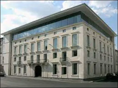 Voici l'Hôtel Hèbre de Saint-Clément, à Rochefort. Qui était justement Hèbre de Saint-Clément ?